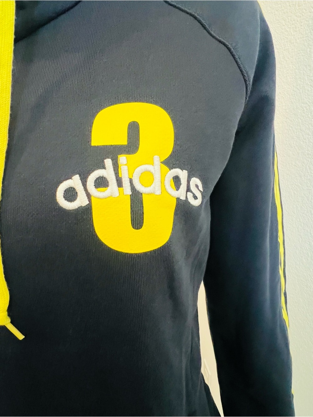 Sweater Subcategory Classification - Picture 3 of 4